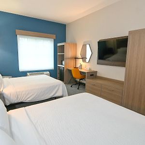 Standard Queen Room Mobility accessible